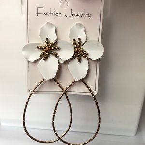 White and gold flower hoop earrings